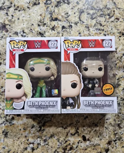 2023 WWE Funko POP! 127 Beth Phoenix Bundle Common & Chase