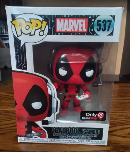 Funko Pop! #537 Deadpool Gamer - GameStop Exclusive - Marvel - Free Protector