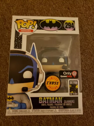 Funko POP! Batman (Gamer) #294 Chase GameStop Exclusive w/ Protector