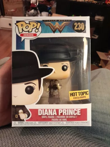 FUNKO POP -  Diana Prince #230 Hot Topic Exclusive