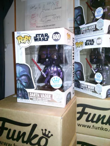 Funko Pop! *FREE Protector* DARTH VADER (Facet) #600 *NEW* MINT/NM (Star Wars)