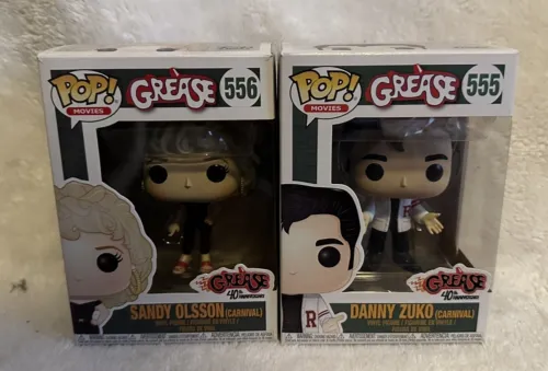 Funko Pop! Grease Sandy Olsson #556and Danny Zuko #555 Carnival Set