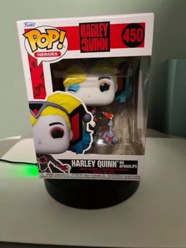 Funko Pop! Harley Quinn on Apokolips #450 w/ Protector