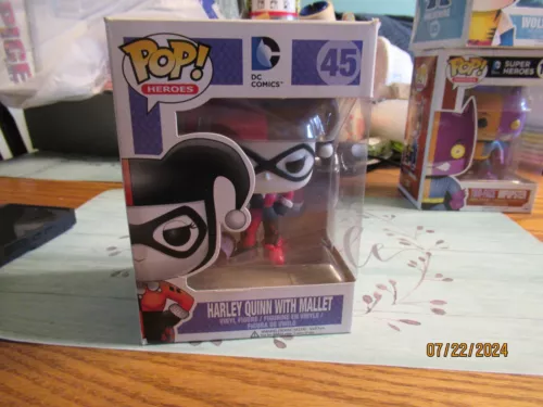 FUNKO POP Heroes : DC Super Heroes Harley Quinn with Mallet #45