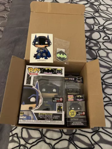 Funko POP MYSTERY BOX GameStop Exclusive Batman Gamer 5 Piece Box PEZ, Keychain