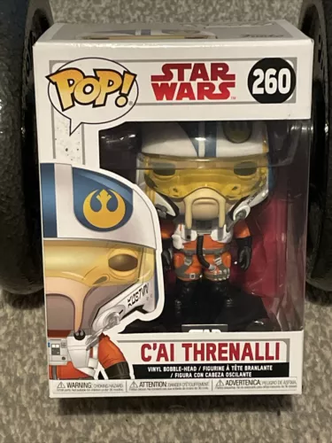 Funko Pop  Star Wars The Last Jedi  C'ai Threnalli #260 + Pop Protector.