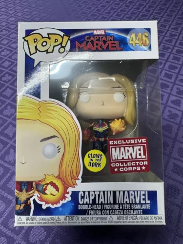 Funko Pop! Vinyl: Marvel - Captain Marvel #446 (Collector Corps Exclusive) Toy