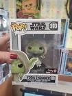 Funko Pop! Vinyl: Star Wars - Yoda (Hooded) Exclusive #393 N/M