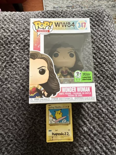 Funko Pop! Wonder Woman Throwing Tiara #347 DC ECCC Official 2021 Con Exclusive