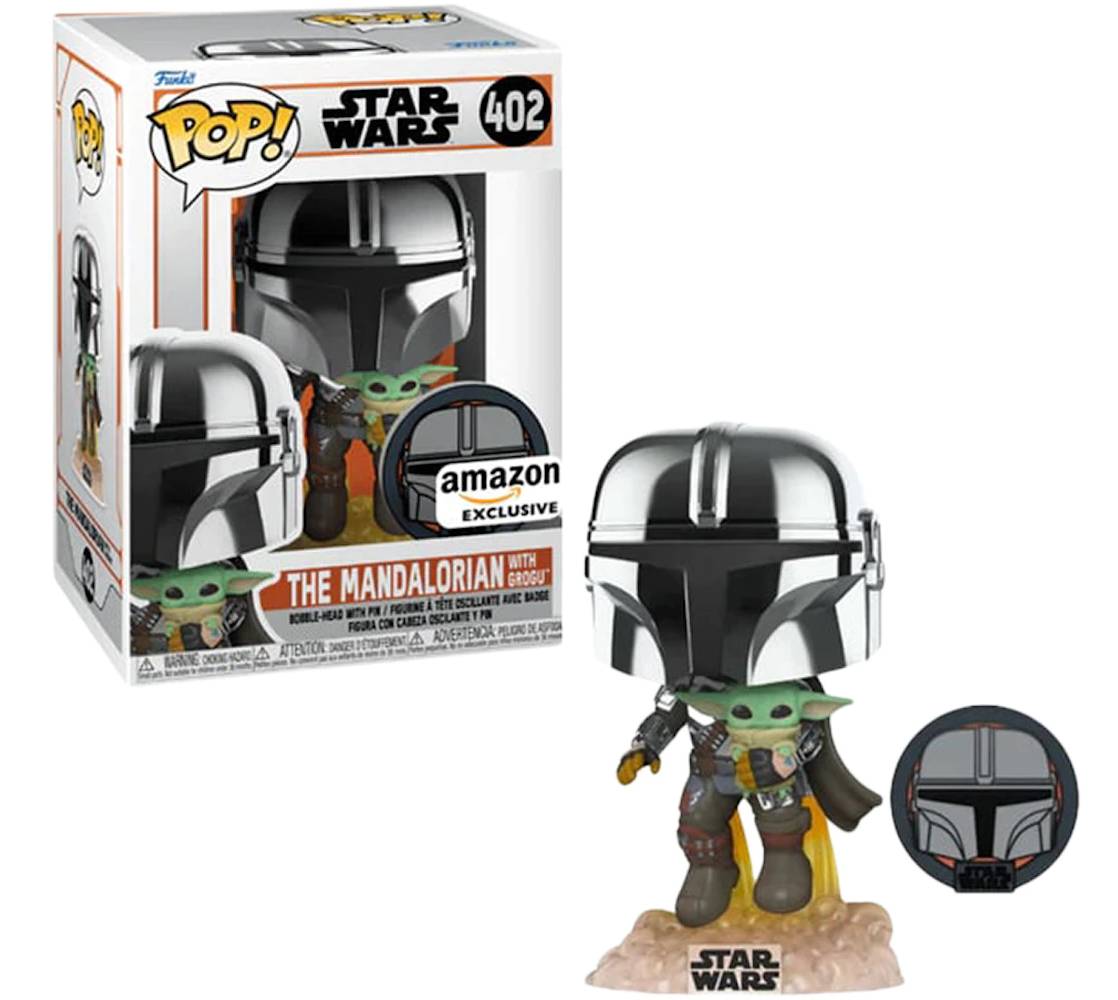 Mandalorian with The Child (Flying) (With Pin)